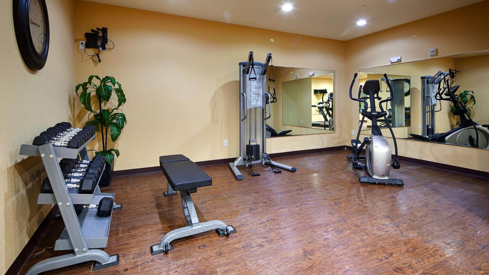 Best Western Plus Fort Worth Forest Hill Inn & Suites Екстериор снимка